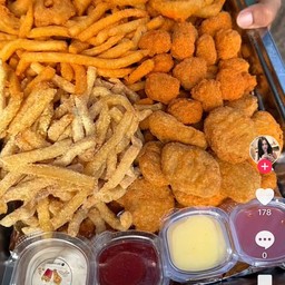 รวมทอด (จ้อห้าดาว ไส้กรอกทอด เฟรนฟราย ฟิตริปลาวง ไก่ป้อป นักเกต ) ชุด139