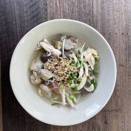 ก๋วยเตี๋ยวน้ำ (เลือกเครื่อง)