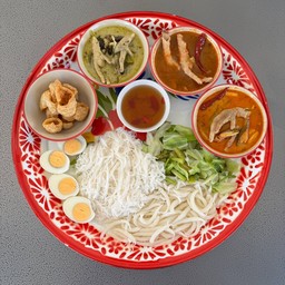 หนมจีนฮ้อนถาด