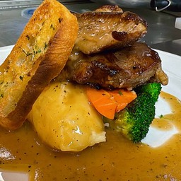 สเต็กเนื้อเกรวี่ซอส