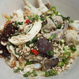 ก๋วยเตี๋ยวแห้งยำทุกอย่าง