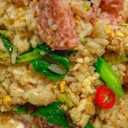 ข้าวผัดแหนม