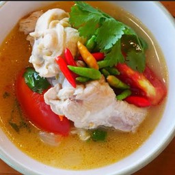 ต้มแซ่บปีกไก่+ น่องไก่