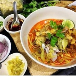 ข้าวซอยซุ้มมะขาม