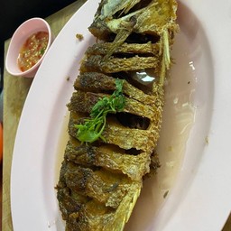 ปลากะพงทอดน้ำปลา