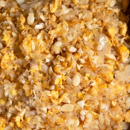 ผัดกระเทียมดองใส่ไข่