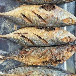 ยำปลาทูเค็ม