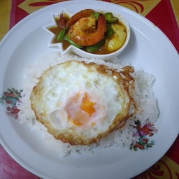 ข้าวเครื่องแกงกุ้ง