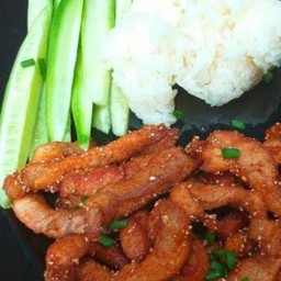 ข้าวหน้าหมูทอดคลุกฝุ่น