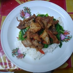 ข้าวคะน้าหมูทอด