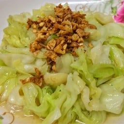ข้าวกะหล่ำปลีผัดน้ำปลา(Stir Fried Cabbage with Fish Sauce)