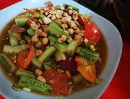 ตำแตงโคราช