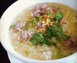 ข้าวต้มหมูสับ