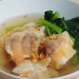 เกี๊ยวกุ้ง น้ำ หมูแดง