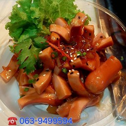 ไส้กรอกไก่ หนังกรอบน้ำแดง