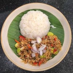 หมูสับผัดกะปิสะตอ (ราดข้าว)