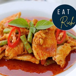 ไก่ผัดพริกแกง