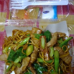 ผัดซีอิ้วเส้นเหลือง