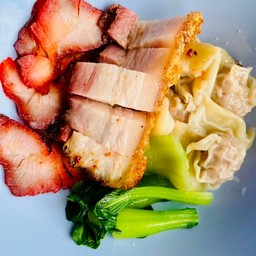 เกี๊ยวหมูแดง-หมูกรอบ