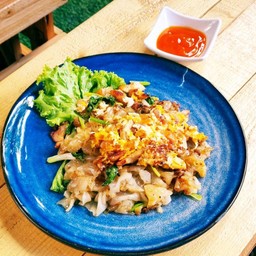 ก๋วยเตี๋ยวเส้นใหญ่คั่วไก่