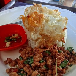 ข้าวราดกระเพรา