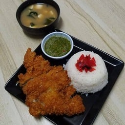 ข้าวกะเพรานรกแตก..ข้าวหมูทอดแกงกะหรี่ญี่ปุ่น ( ประชาอุทิศ59 นะค่ะ )