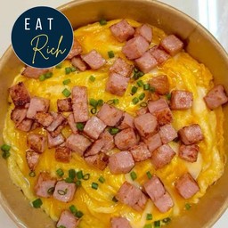 ข้าวหน้าไข่ข้นแฮม