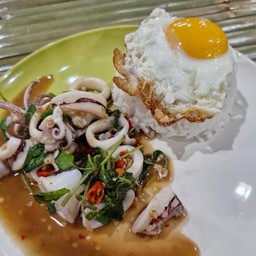 ข้าวราดกะเพรา