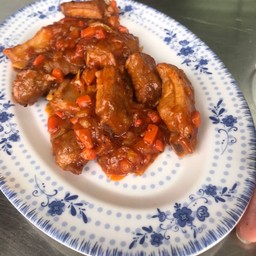 ซี่โครงหมูผัดซอส