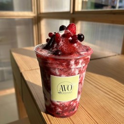 Mixberry yogurt