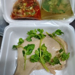 ไก่นึ่งพร้อมน้ำจิ้มซีฟู้ด