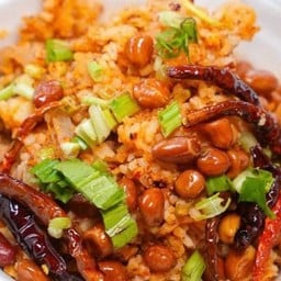 ครัวแม่อ้อ อาหารตามสั่ง ยำแซ่บรสเด็ด