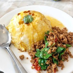 ข้าวไข่ข้นกระเพราหมูสับ