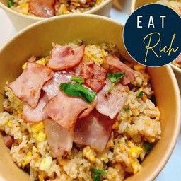 ข้าวผัดไข่ใส่เบคอน