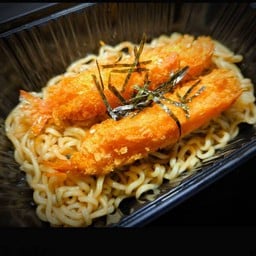 มาม่าเผ็ดเกาหลีกุ้งทอดกรอบ