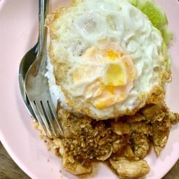 มื้อดึกซอยตัน