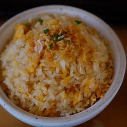 ข้าวผัดกระเทียม