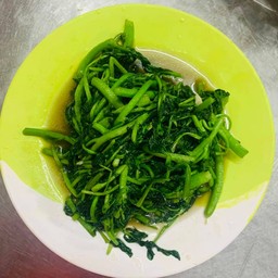 ผักบุ้งผัดน้ำมันหอย