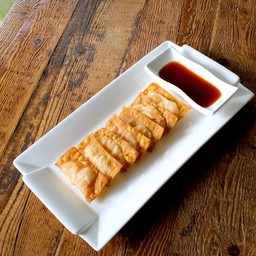 เกี๊ยวกุ้งกรอบจิ้มซอสประพักตร์