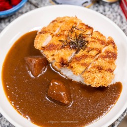 [อร่อยซ่ากับโค้ก] ข้าวแกงกะหรี่ญี่ปุ่น - หมูทอดทงคัตสึ (หมูสันนอกชิ้นสเต็ก) +  โค้ก ออริจินัล (กระป๋อง)