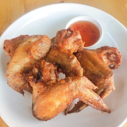 ปีกไก่ทอด 4 ชิ้น fried wing chicken