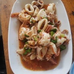 ลาบกุ้ง หมึก