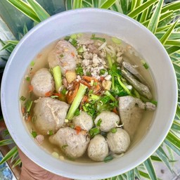 เส้นหมี่หมู น้ำใส