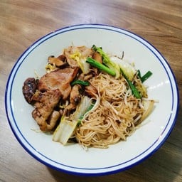 ผัดหมี่ซั่วฮ่องกงรวมมิตร