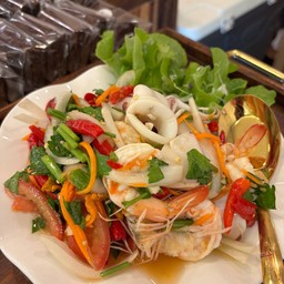 ยำรวมเม็ดทะเล