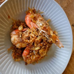 กุ้งใหญ่ทอดกระเทียมพริกไทย