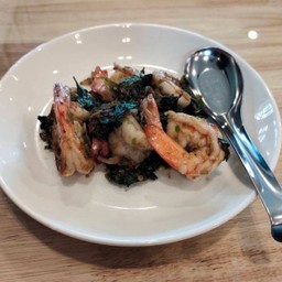 ผัดกะเพรากุ้งใหญ่