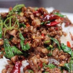 ข้าวกระเพราเนื้อ