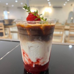 สตรอเบอรี่ลาเต้เย็น-