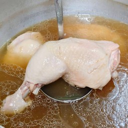 ไก่ต้มน้ำปลา (ไม่มีข้าว เป็นกับข้าวนะคะ)